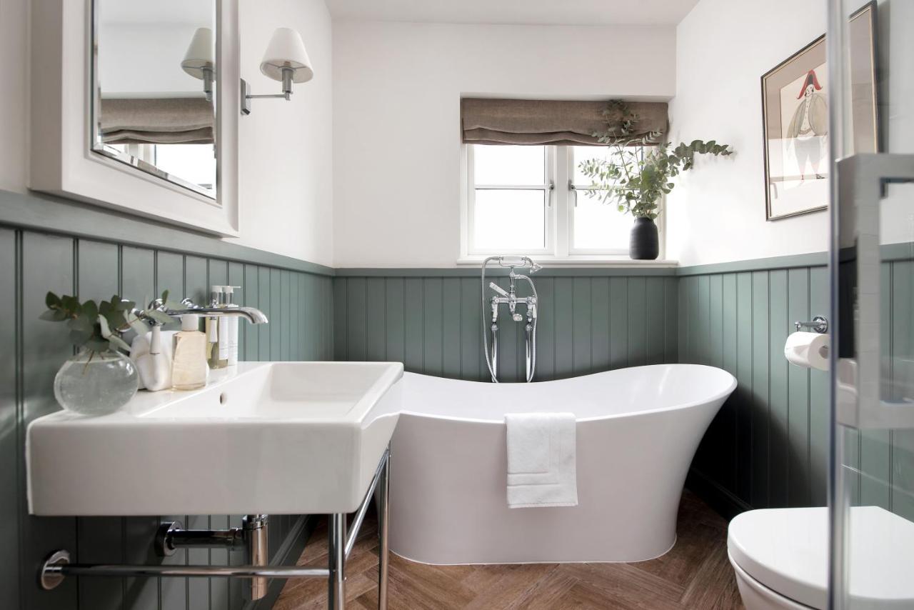 ホテル The Nevill Arms Medbourne エクステリア 写真